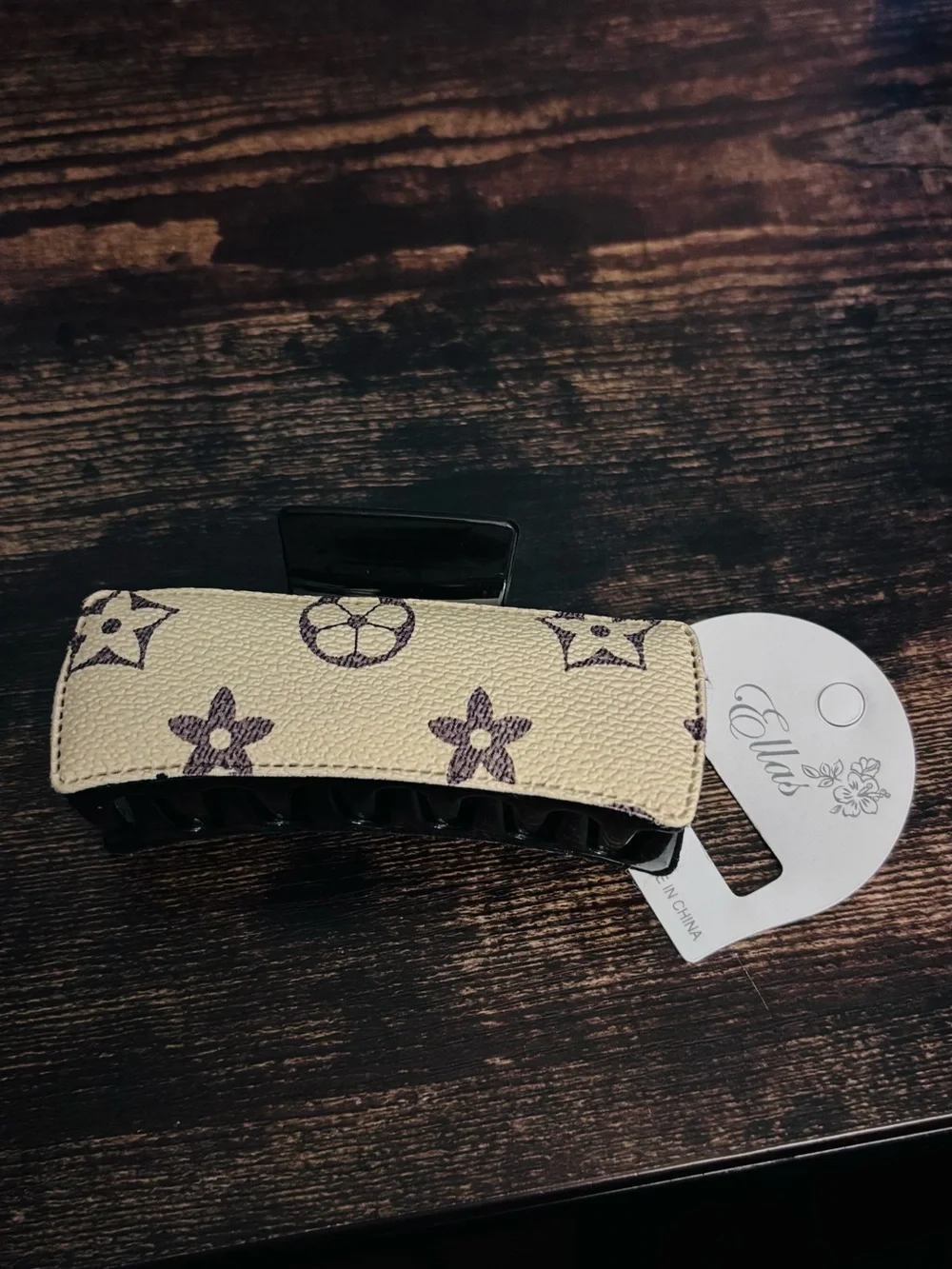 Designer‎ Inspired Cream Leather-Patterned Floral Hair Claw Clip